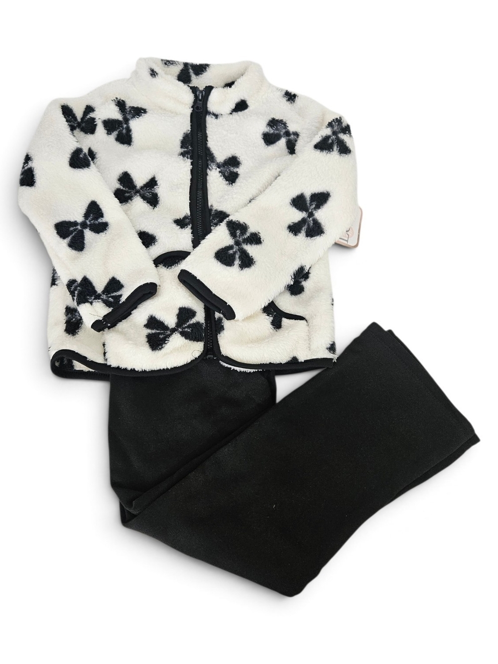 Girls Size 5 Cream Black Plush Fleece 2 Piece Set Bow Print NWOT Coquette